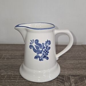 Vintage Beautiful Pfaltzgraff Blue Village Creamer